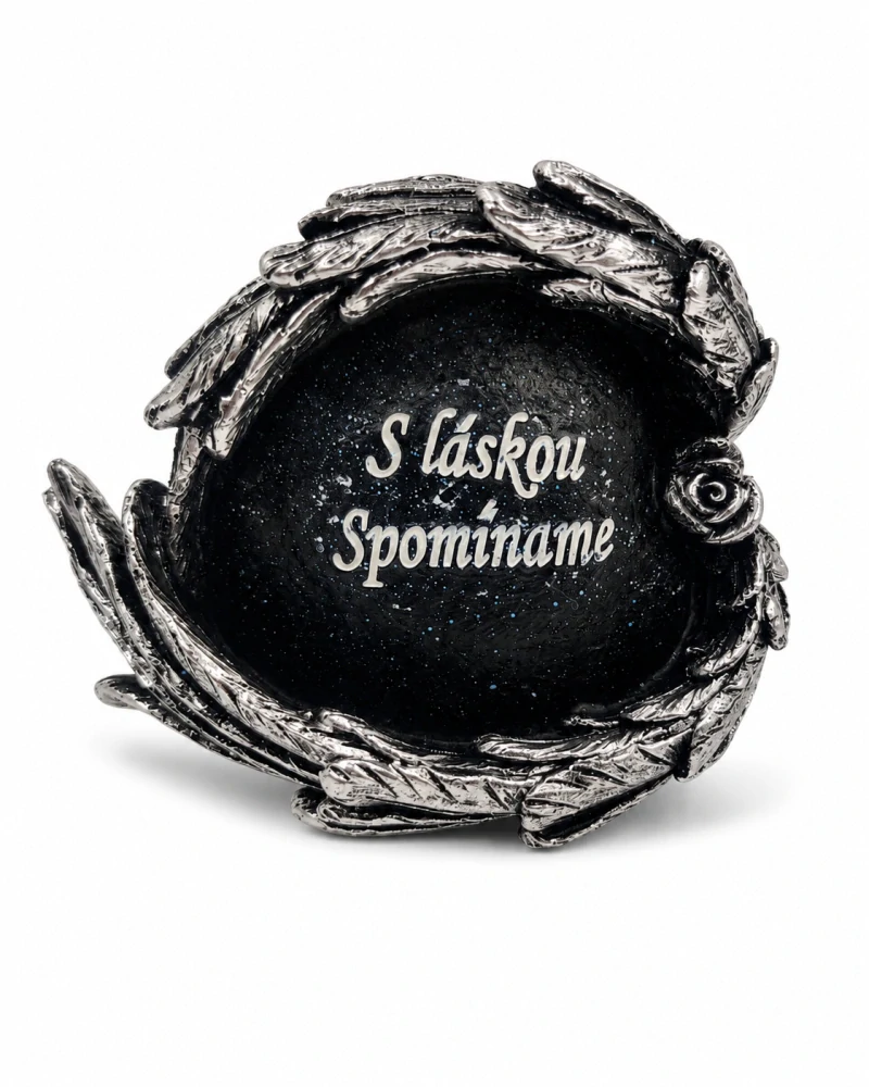 Pietna dekorácia srdce v anjelských krídlach „S láskou spomíname“ (16 × 12 cm)
