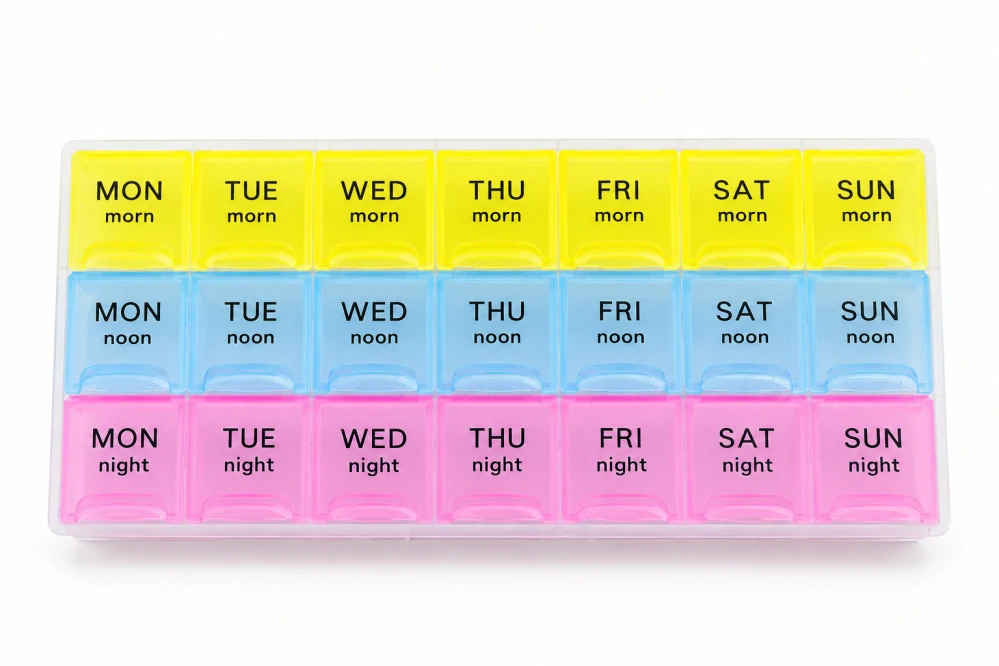 Týždenný dávkovač na lieky 3-fázový – ráno, obed, večer (22 × 10,5 × 2,0 cm)