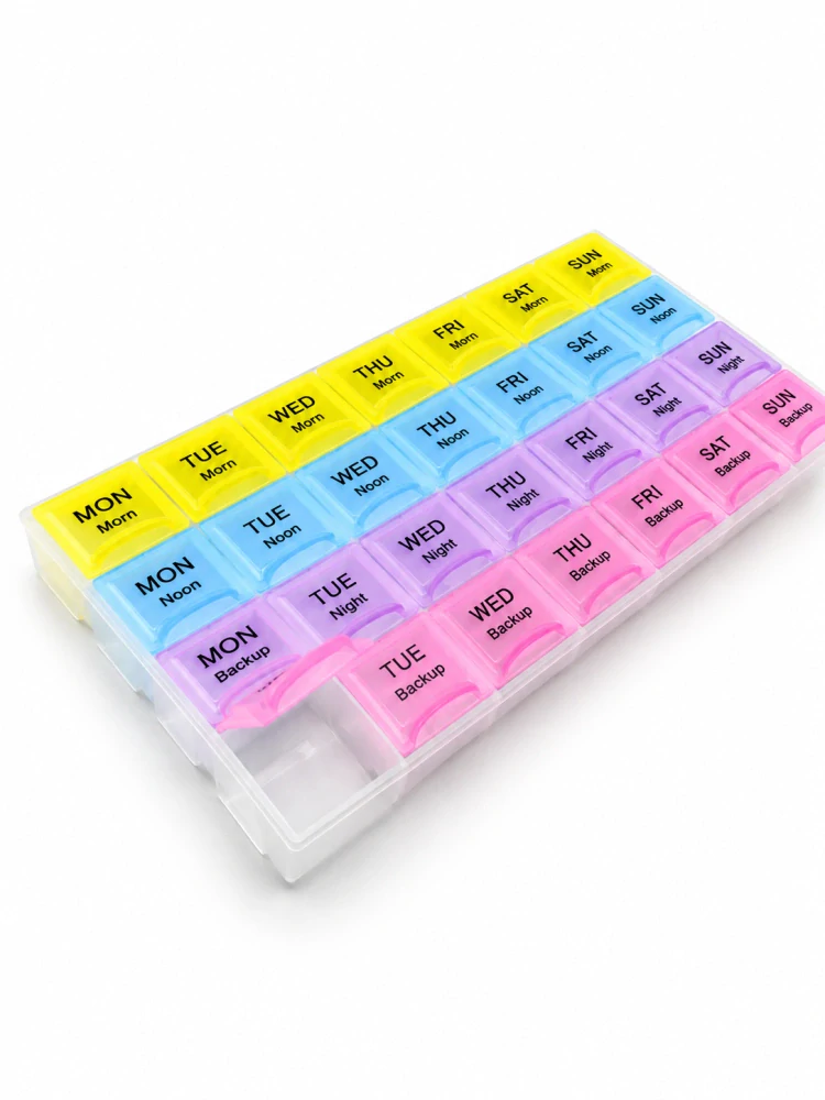 Týždenný dávkovač na lieky 4-fázový s rezervou (Morn, Noon, Night, Backup) – 22 × 12 × 2,0 cm