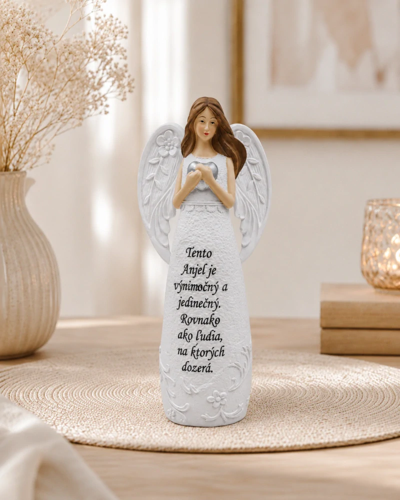 Dekoračný anjel s nápisom o jedinečnosti a strieborným srdcom (24 cm)